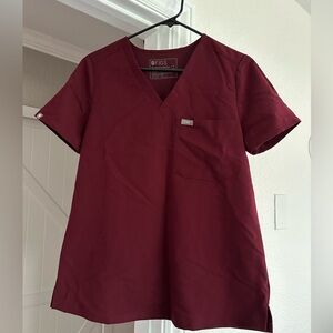 FIGS Catarina One-Pocket Scrub Top. Burgundy. Size Small.